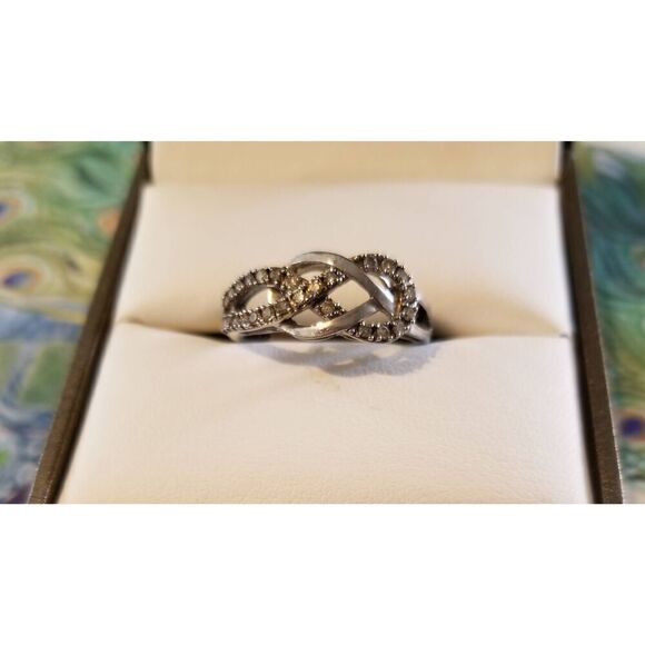 Pretty Vintage .25 Ct. Genuine Champagne Diamond Infinity Design Ring Sz 7 - Picture 1 of 4